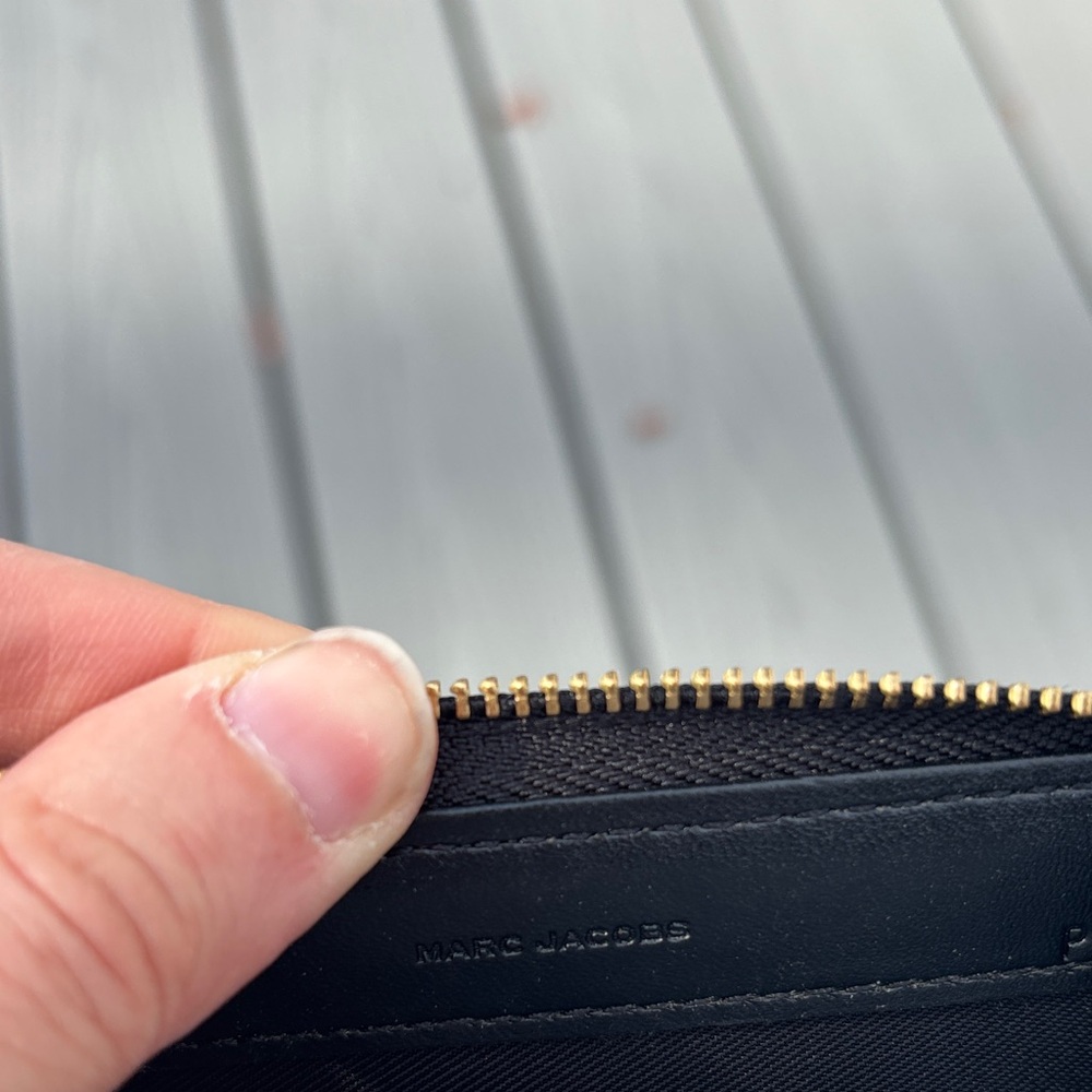 Marc Jacobs THE PEBBLE J MARC TOP ZIP MULTI WALLET - Picture 13 of 16